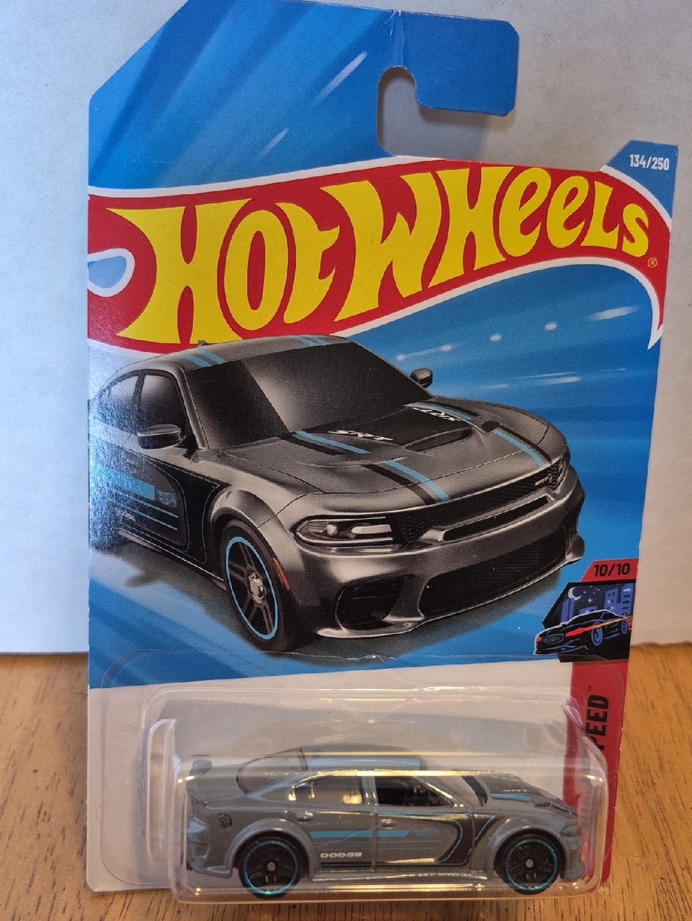 D1   Hot Wheels 2020 Dodge Charger Hellcat   with shipping protector